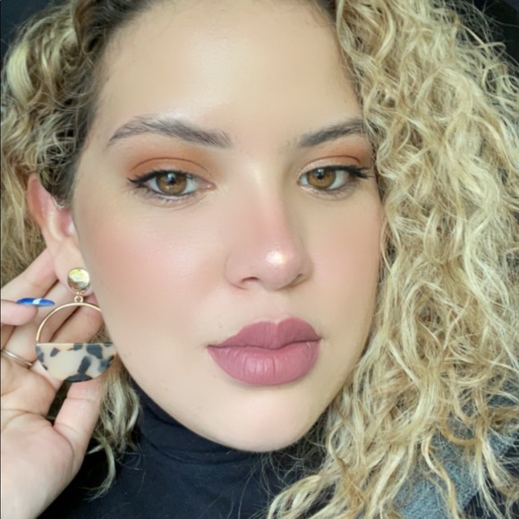 yalexa_b